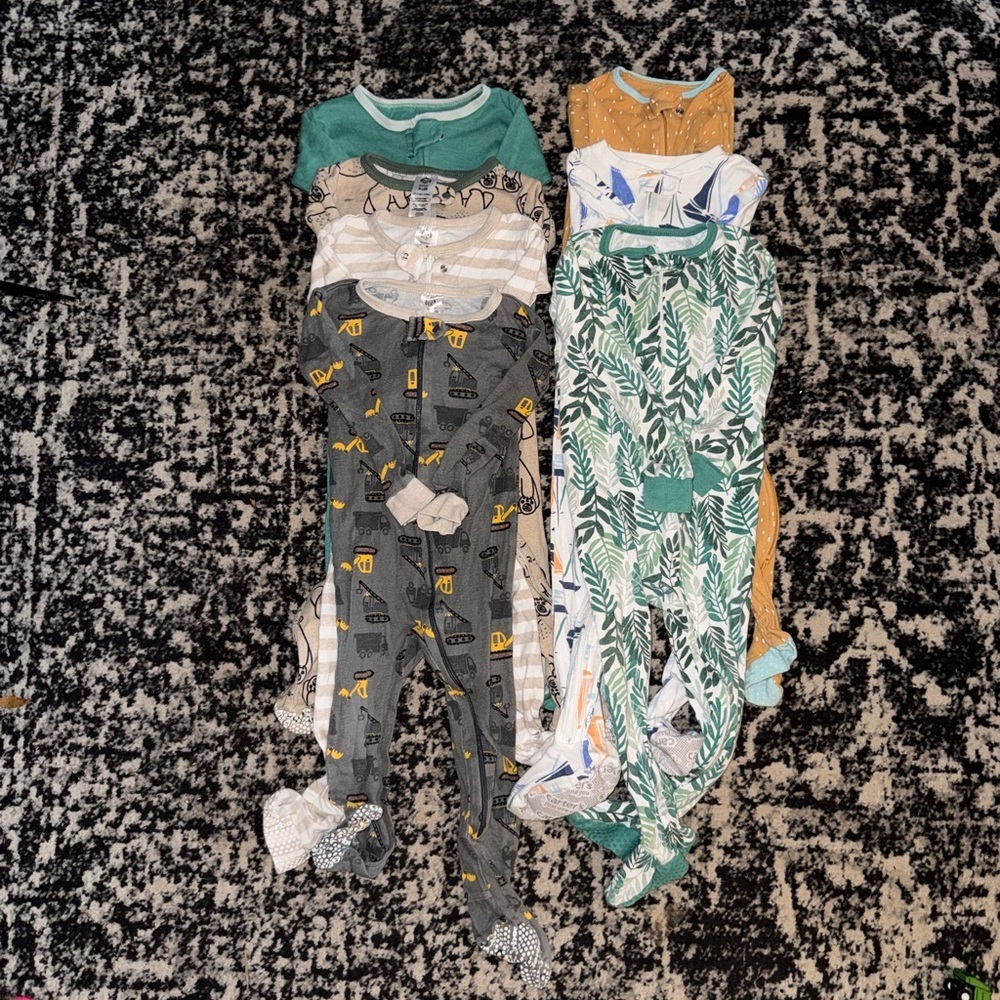 Assorted Baby Sleepers size 24m and 2t - Picture 6 of 6